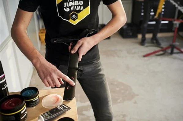 Dynamic Carbon Assembly Paste - Image 6